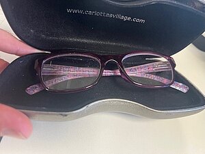 lunette médicale violette