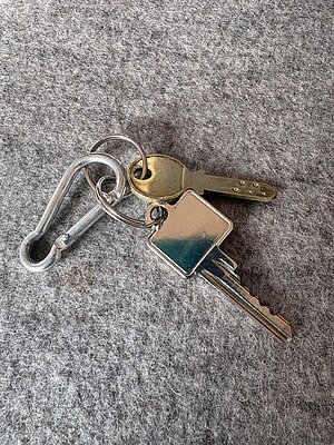 2 clés avec mousqueton