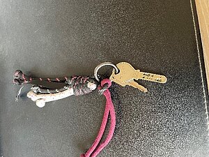 2 clés avec porte-clé Scoubidou
